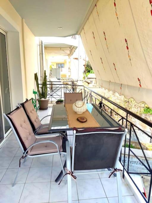 Kalamata Nestor Apartment-Near Historical Centre Екстер'єр фото